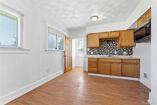 23 W Broadway Street, Ecorse, MI 48229