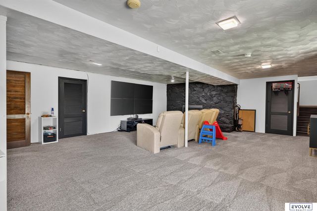 7141 Wood Lane Drive, La Vista, NE 68128