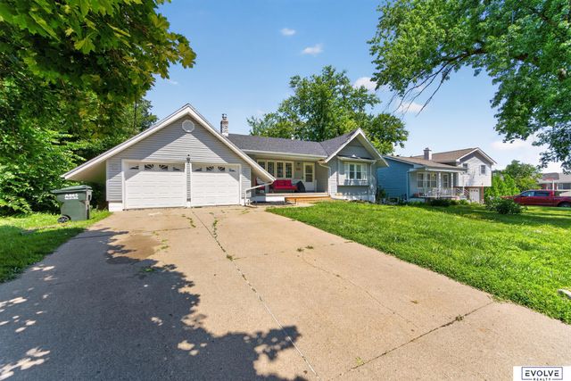 7141 Wood Lane Drive, La Vista, NE 68128