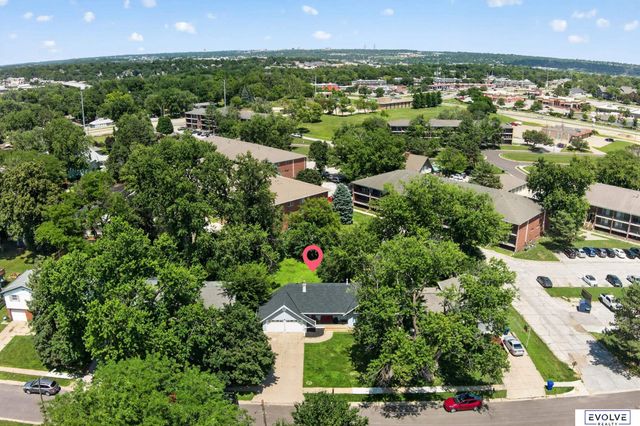 7141 Wood Lane Drive, La Vista, NE 68128