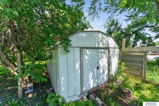 7141 Wood Lane Drive, La Vista, NE 68128