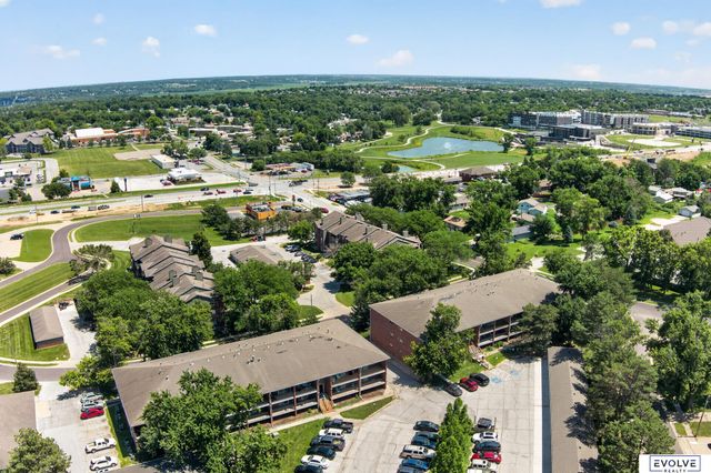 7141 Wood Lane Drive, La Vista, NE 68128