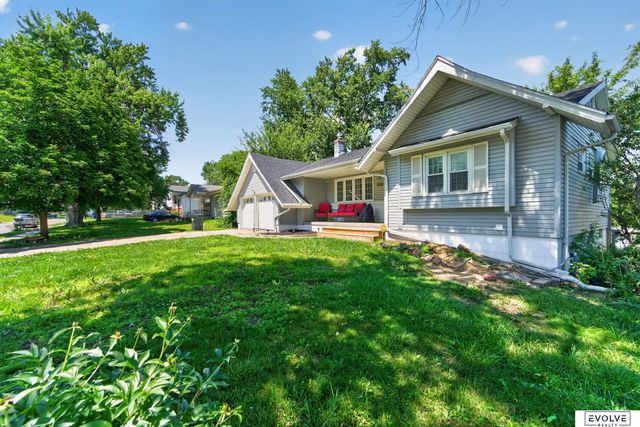 7141 Wood Lane Drive, La Vista, NE 68128