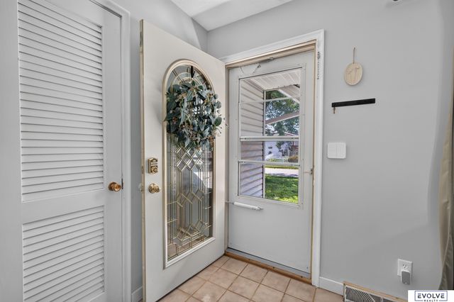 7141 Wood Lane Drive, La Vista, NE 68128