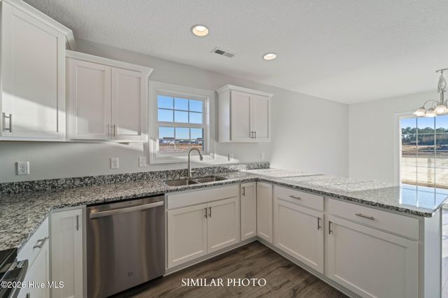 497 Appalachian Trail N, Jacksonville, NC 28546