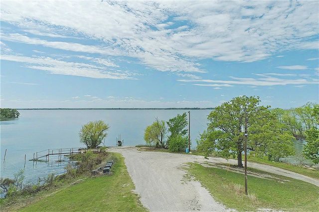 552 Oak Leaf Trail, East Tawakoni, TX 75472