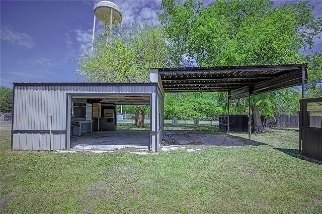 552 Oak Leaf Trail, East Tawakoni, TX 75472