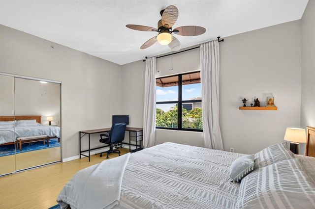 1620 Presidential Way 402, West Palm Beach, FL 33401