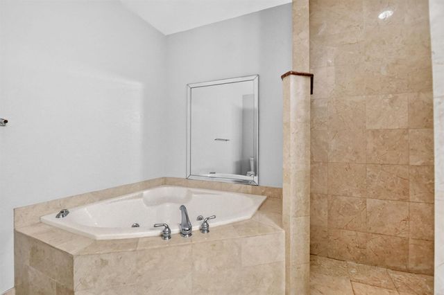 1620 Presidential Way 402, West Palm Beach, FL 33401