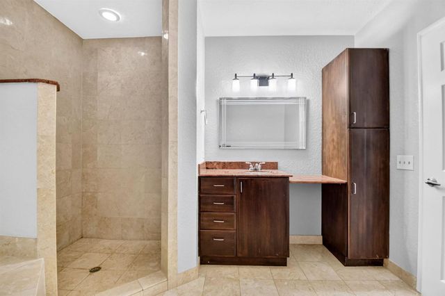 1620 Presidential Way 402, West Palm Beach, FL 33401