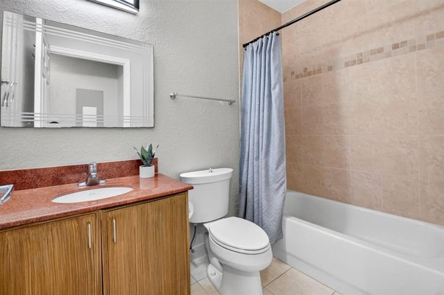 1620 Presidential Way 402, West Palm Beach, FL 33401