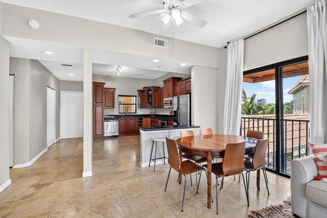 1620 Presidential Way 402, West Palm Beach, FL 33401