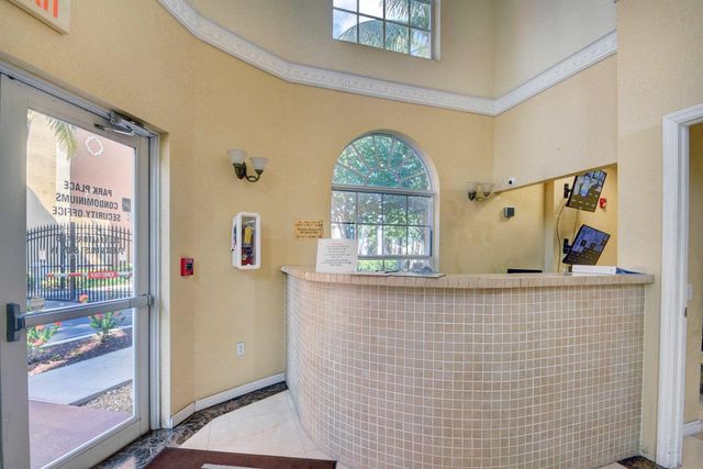 1620 Presidential Way 402, West Palm Beach, FL 33401