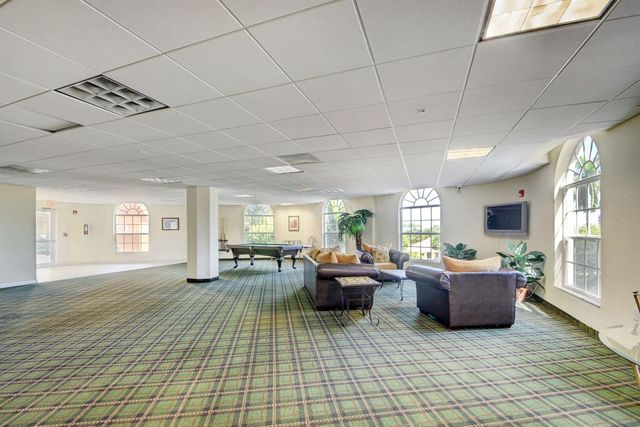 1620 Presidential Way 402, West Palm Beach, FL 33401