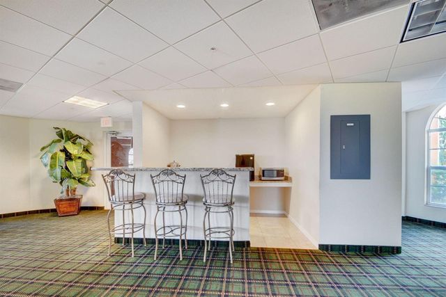 1620 Presidential Way 402, West Palm Beach, FL 33401