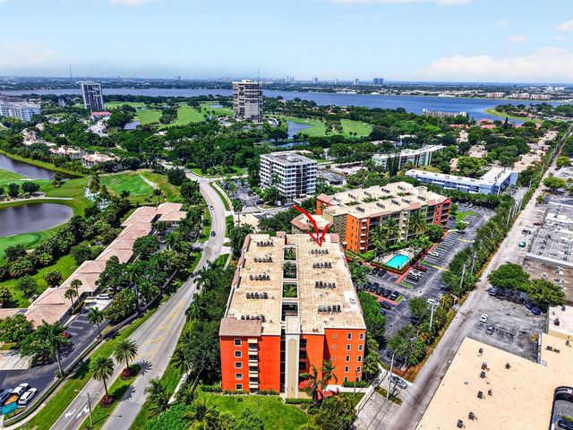 1620 Presidential Way 402, West Palm Beach, FL 33401