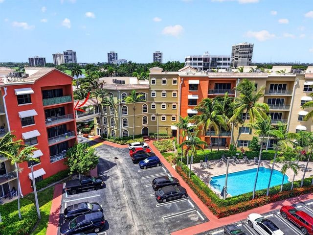 1620 Presidential Way 402, West Palm Beach, FL 33401