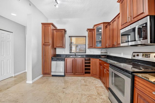1620 Presidential Way 402, West Palm Beach, FL 33401