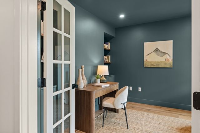 23 College Hill Rd 1, Somerville, MA 02144
