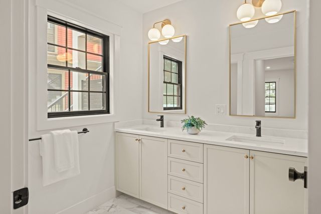 23 College Hill Rd 1, Somerville, MA 02144