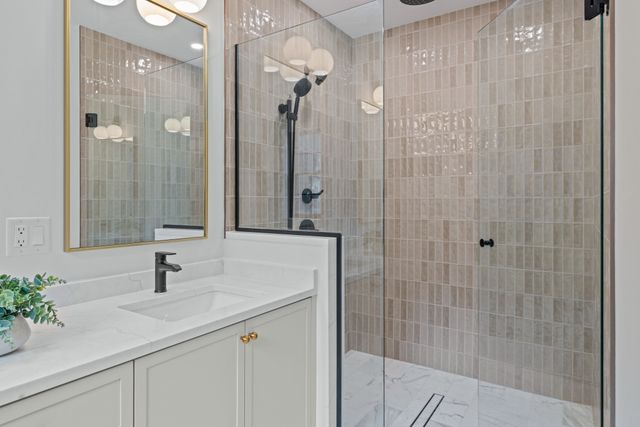 23 College Hill Rd 1, Somerville, MA 02144