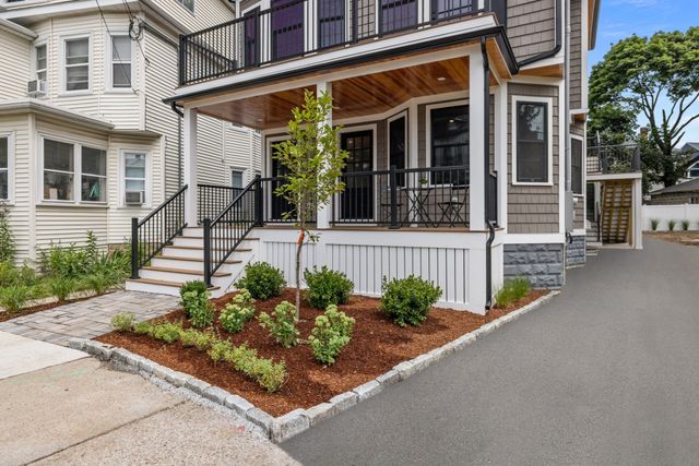 23 College Hill Rd 1, Somerville, MA 02144