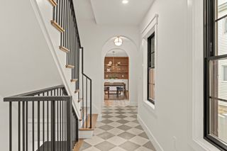 23 College Hill Rd 1, Somerville, MA 02144