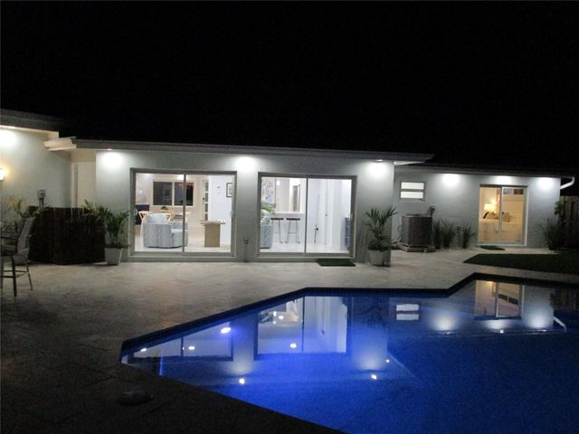 3021 NE 23rd Ave, Lighthouse Point, FL 33064