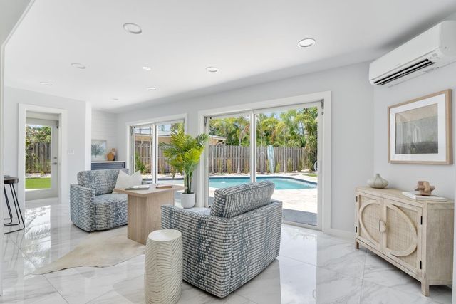 3021 NE 23rd Ave, Lighthouse Point, FL 33064