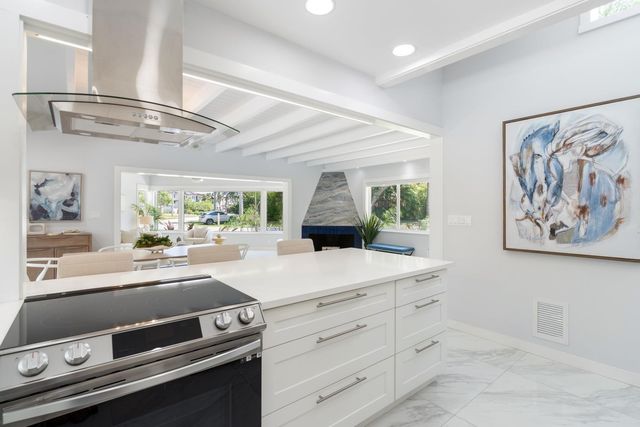 3021 NE 23rd Ave, Lighthouse Point, FL 33064