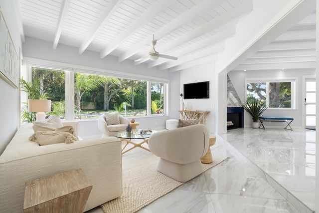 3021 NE 23rd Ave, Lighthouse Point, FL 33064