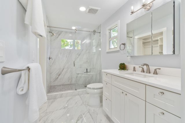 3021 NE 23rd Ave, Lighthouse Point, FL 33064