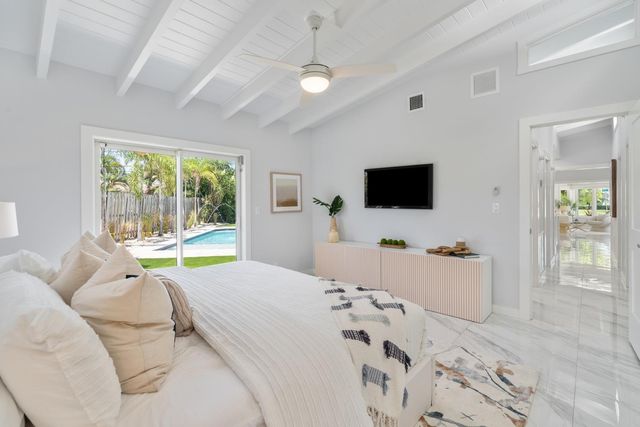 3021 NE 23rd Ave, Lighthouse Point, FL 33064