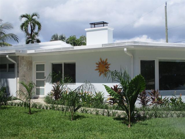 3021 NE 23rd Ave, Lighthouse Point, FL 33064