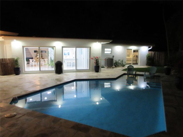 3021 NE 23rd Ave, Lighthouse Point, FL 33064