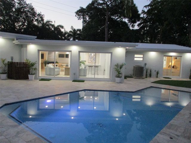 3021 NE 23rd Ave, Lighthouse Point, FL 33064