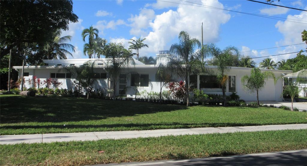 3021 NE 23rd Ave, Lighthouse Point, FL 33064