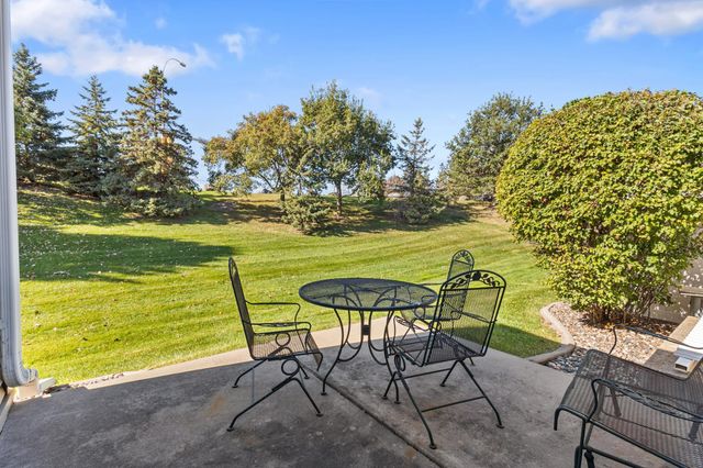 17829 38th Avenue N, Plymouth, MN 55446