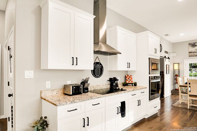 1038 W Mistletoe, San Antonio, TX 78201