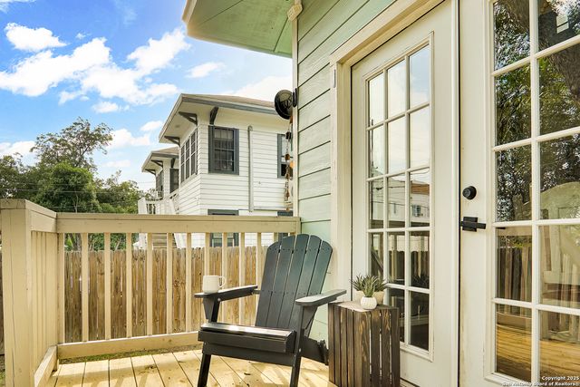 1038 W Mistletoe, San Antonio, TX 78201