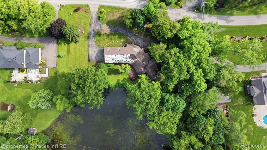 25310 Canterbury Road, Franklin, MI 48025