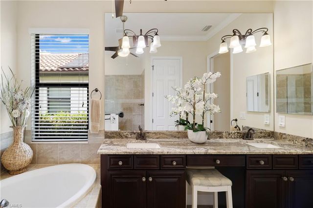 28657 Newtown CT, Bonita Springs, FL 34135