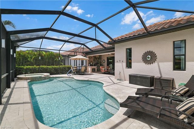 28657 Newtown CT, Bonita Springs, FL 34135