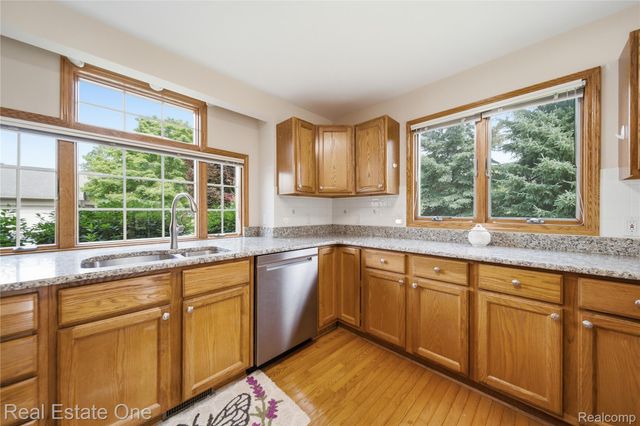 1214 Mountain Ash Drive, Brighton, MI 48116