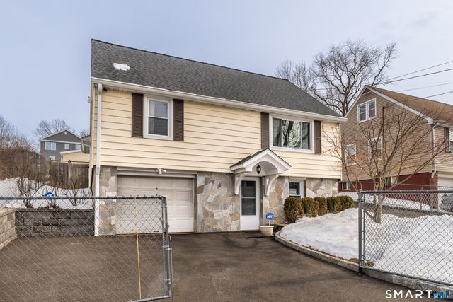 46 Oakleaf Street, Bridgeport, CT 06606