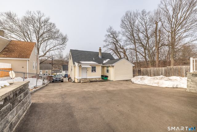 46 Oakleaf Street, Bridgeport, CT 06606