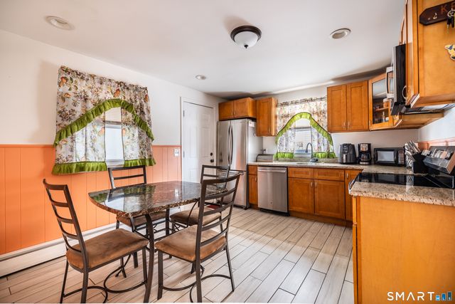 46 Oakleaf Street, Bridgeport, CT 06606