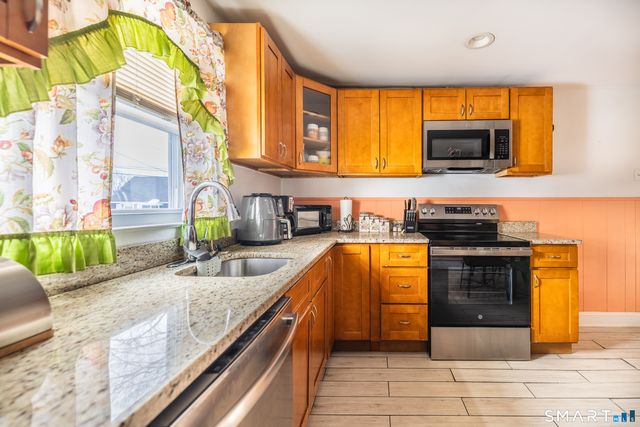 46 Oakleaf Street, Bridgeport, CT 06606