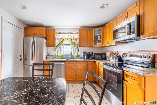 46 Oakleaf Street, Bridgeport, CT 06606