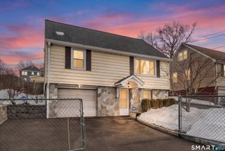 46 Oakleaf Street, Bridgeport, CT 06606